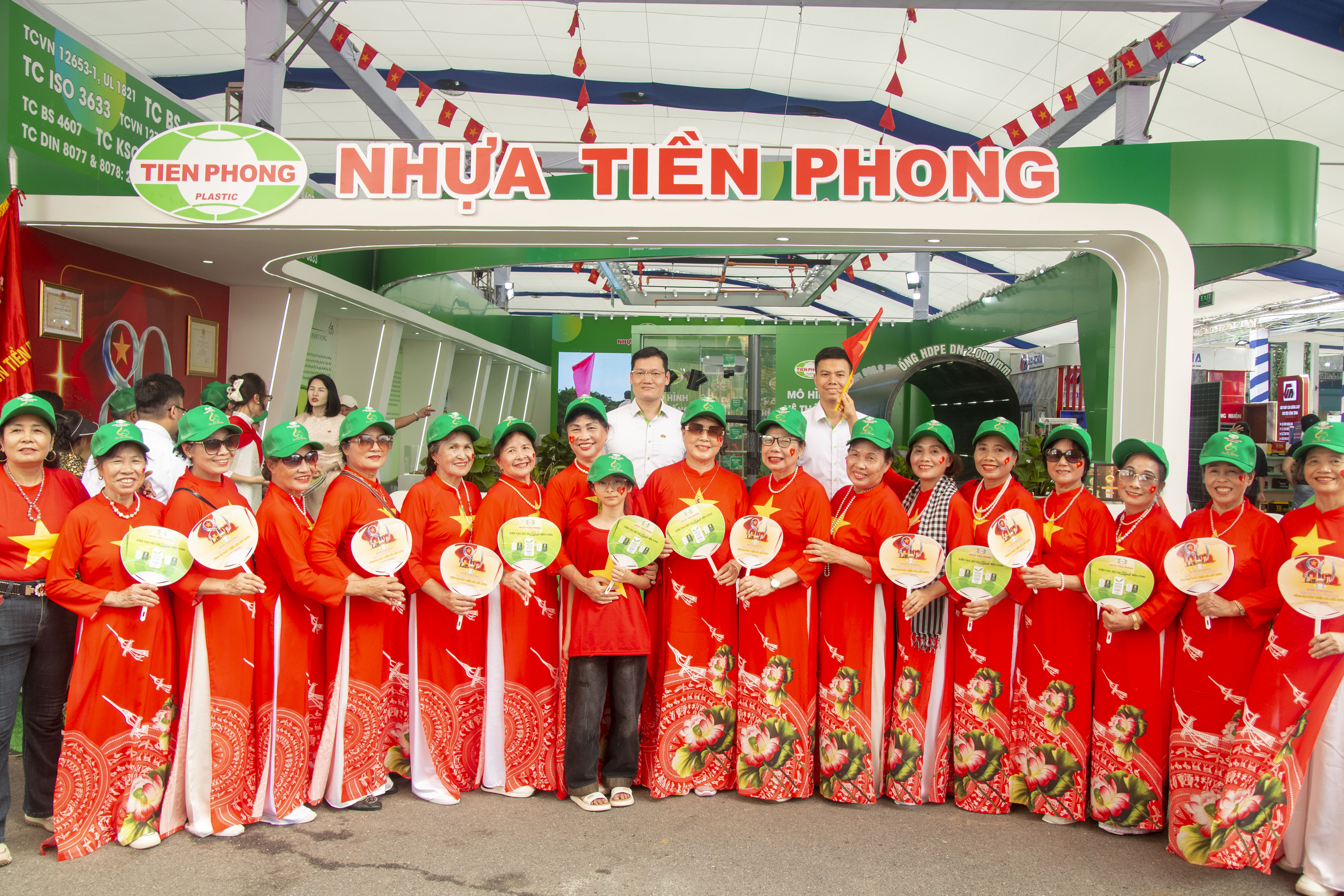 NHỰA TIỀN PHONG THAM GIA TRIỂN LÃM 80 NĂM THÀNH TỰU KINH TẾ - XÃ HỘI CỦA ĐẤT NƯỚC