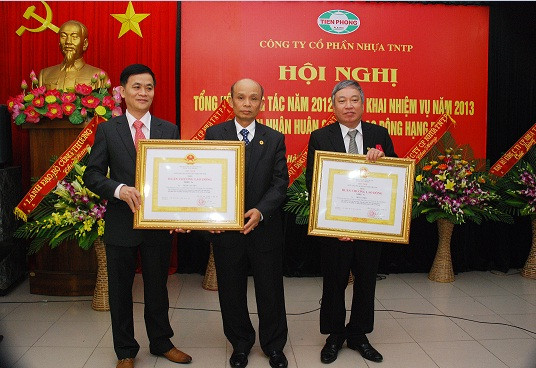 Nhựa Tiền Phong tổ chức lễ tổng kết hoạt động sản xuất kinh doanh năm 2012