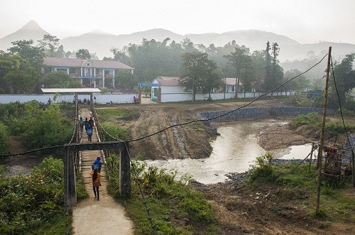 Nhựa Tiền Phong chi 12 tỷ đồng xây cầu tặng trẻ em miền núi