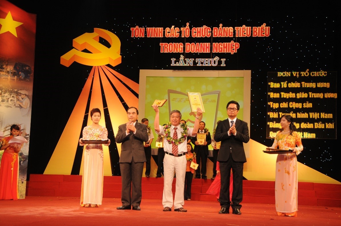 Đảng bộ Công ty cổ phần Nhựa Thiếu niên Tiền phong được Thủ tướng Chính phủ tặng bằng khen
